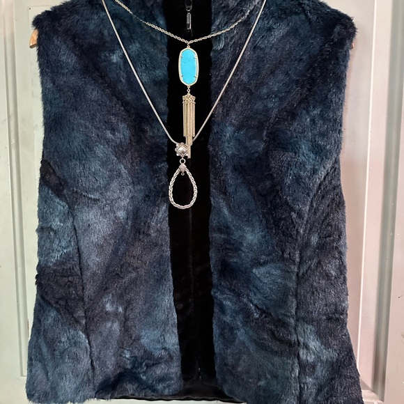 CB Wraps by Canvasbacks women Warm blue Faux Vest Size Small - Picture 12 of 13